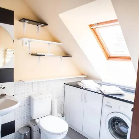 4-room With Aircon And Balcony Free Parking Appartamento