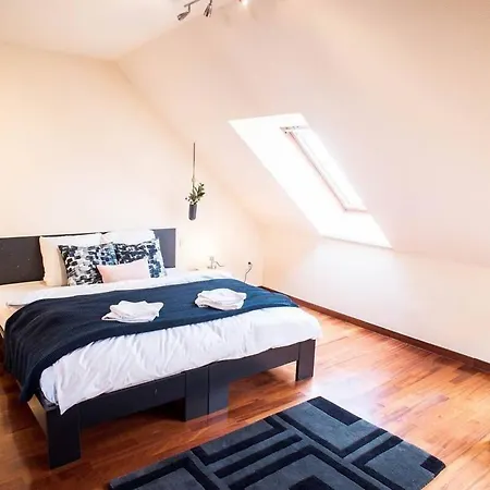 4-room With Aircon And Balcony Free Parking Apartament