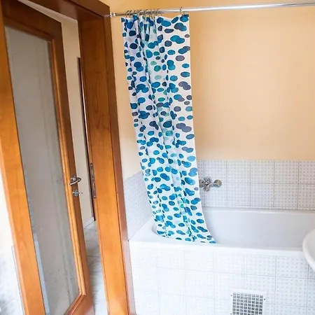 Appartamento 4-room With Aircon And Balcony Free Parking