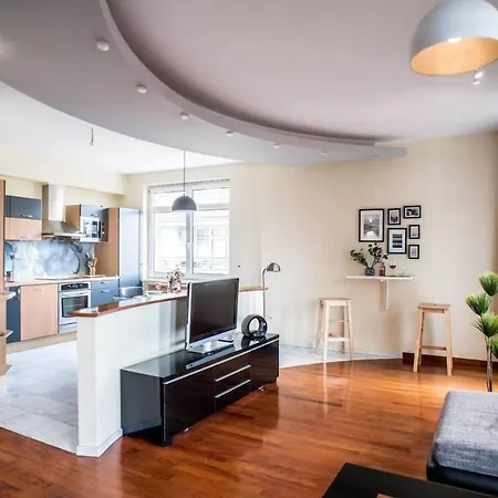 Apartament 4-room With Aircon And Balcony Free Parking Budapesta