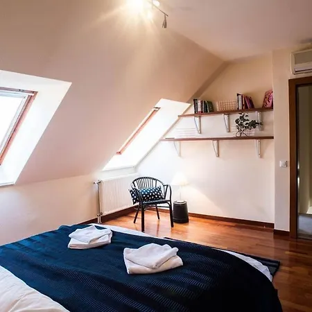 4-room With Aircon And Balcony Free Parking Apartament