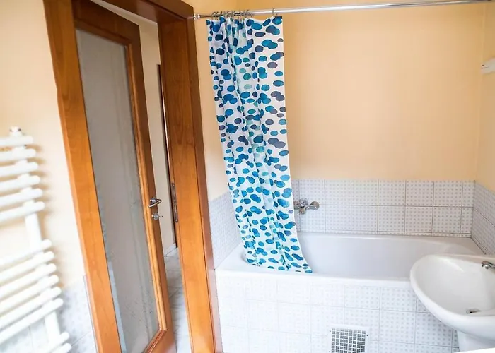Apartamento 4-room With Aircon And Balcony Free Parking