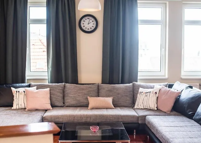 4-room With Aircon And Balcony Free Parking * Budapest