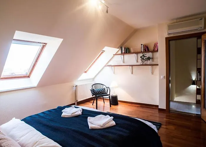 4-room With Aircon And Balcony Free Parking Apartamento