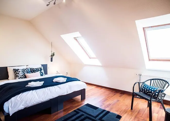 Apartamento 4-room With Aircon And Balcony Free Parking