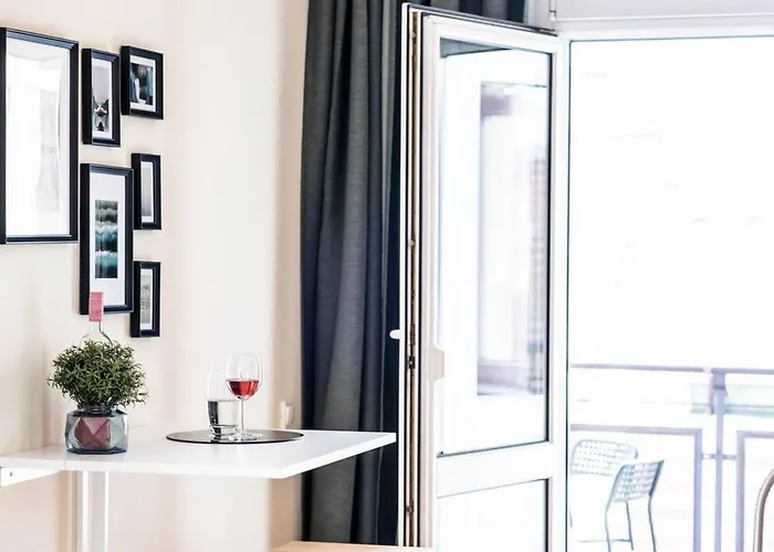 Apartamento 4-room With Aircon And Balcony Free Parking *